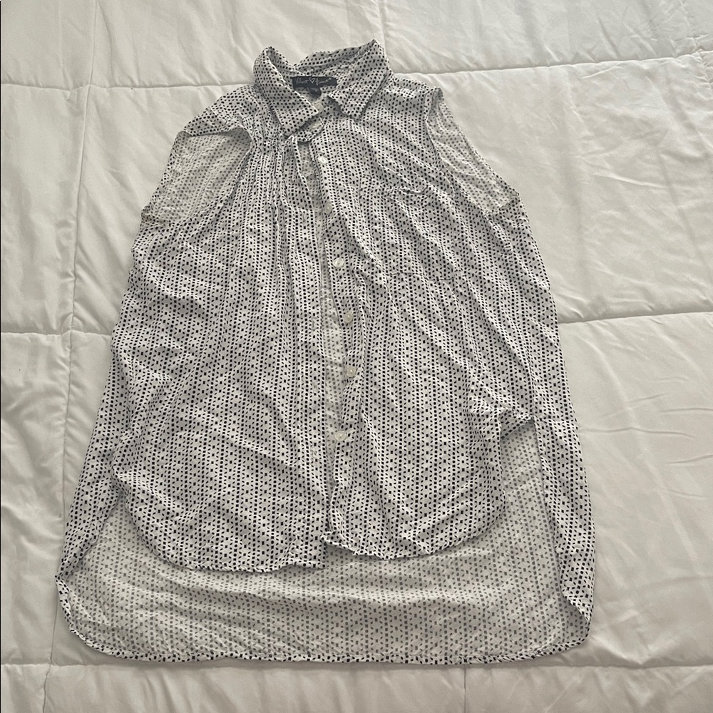 Velvet Heart Black and White Patterned Shirt - Picture 13 of 14